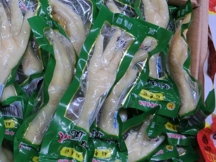 chicken feet in packaging